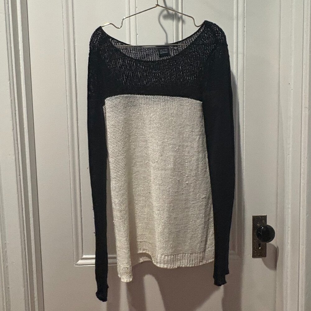 Colorblock Sweater - Picture 2 of 3